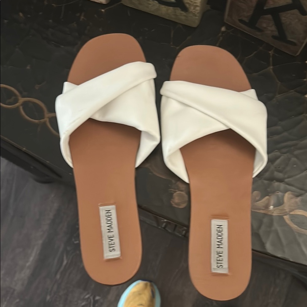 Steve Madden White and Brown Minimalist Sandals